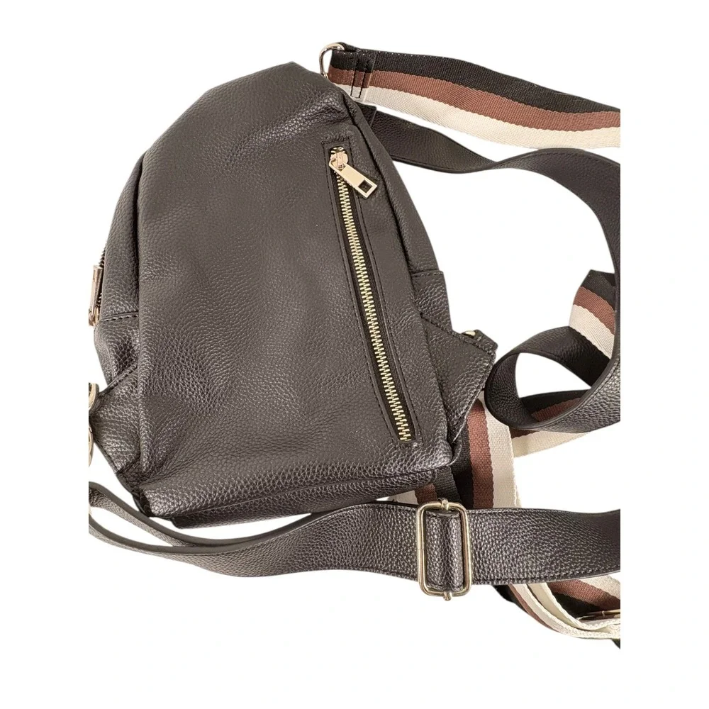 Nanette Lepore Sling Bag Womens Black Excellent Pebbled Vegan Leather Crossbody